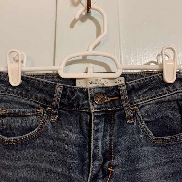Abercrombie Women’s Straight Leg Jeans - Picture 3 of 3